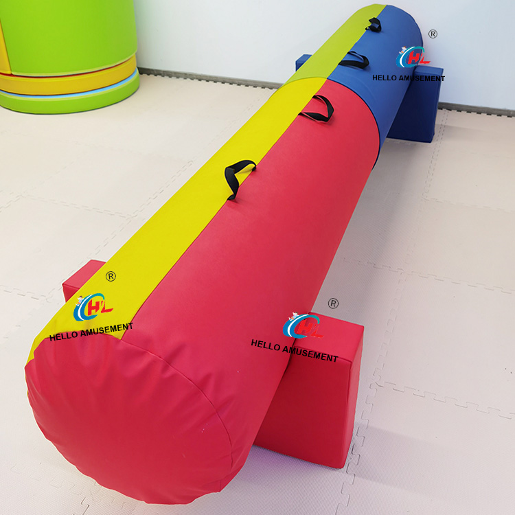 Children's soft inflatable knight column 8