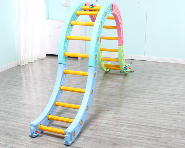 Quarter circle climbing frame physical balance beam bridge 08